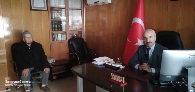 Buzağısını Depremzedelere Bağışladı
