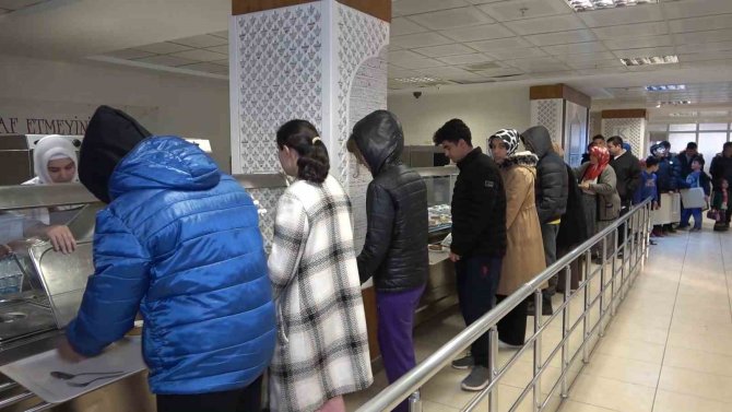 Kyk Yurtlarında Misafir Edilen Depremzedeler Yaşadıklarını Anlattı