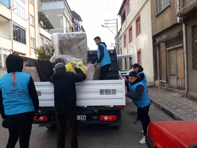 Soma’dan Deprem Bölgesine Yardım Seferberliği
