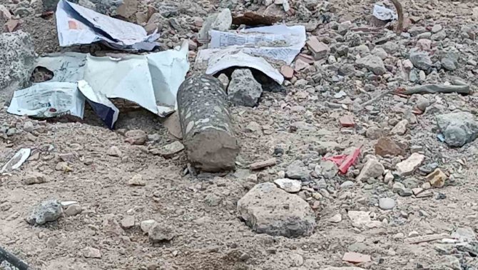 Adıyaman’daki Enkazlardan Karot Örneği Alınıyor
