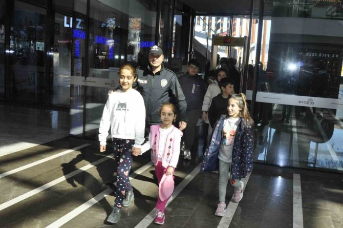 Fethiye’de Konaklayan Depremzede Çocuklar Doyasıya Eğlendi