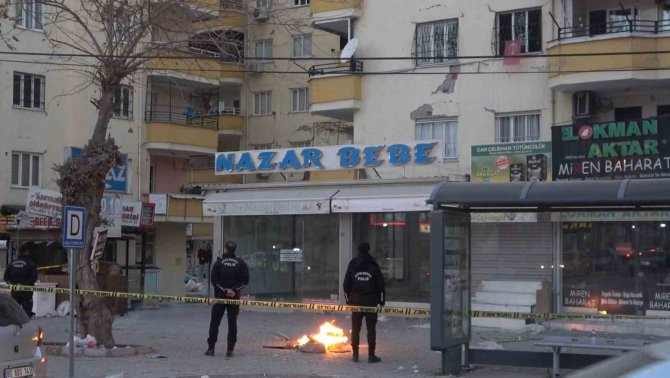 Osmaniye’de Polis Boşaltılan Binaların Çevresinde Nöbet Tutmaya Başladı