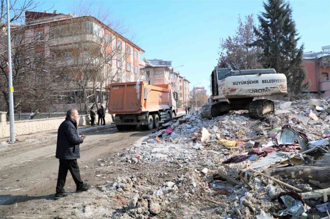 Elbistan’daki 400 Bina Enkazını Samsun Büyükşehir Belediyesi Kaldıracak