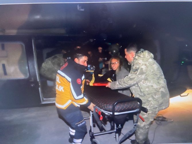 Askeri Helikopter Yaralı Vatandaş İçin Havalandı