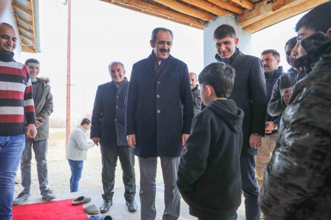 Gürpınar 580 Depremzede Aileyi Misafir Ediyor