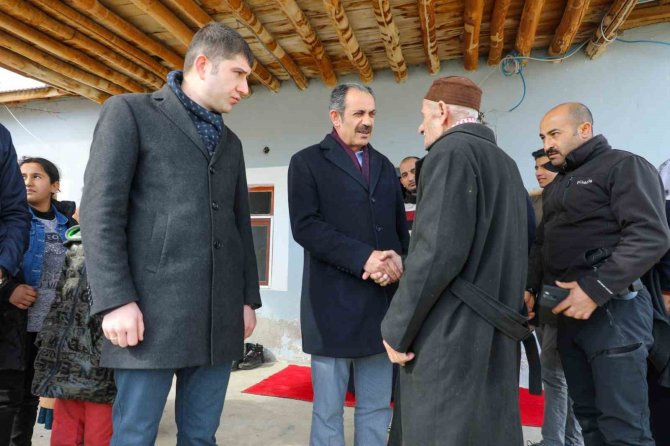 Gürpınar 580 Depremzede Aileyi Misafir Ediyor