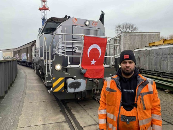 Türkiye’deki Depremzedelere Yardım İçin Vagon Ve Tren Kiraladı