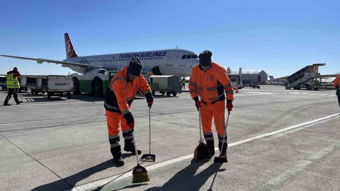 Adıyaman Havalimanı’nın Temizliğini Bağcılar Belediyesi Üstlendi