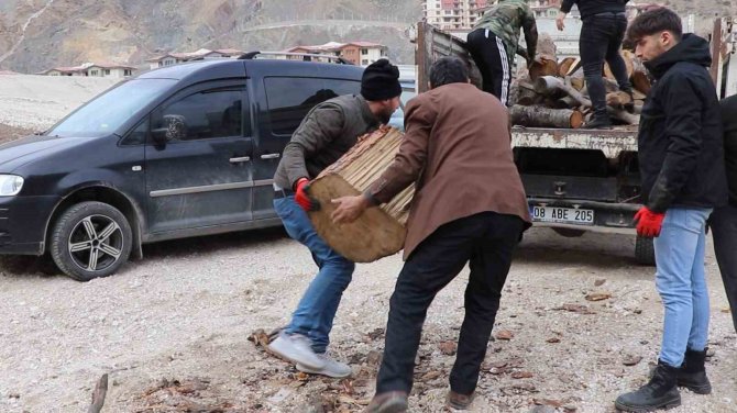 Sular Altında Kalacak Olan İlçedeki Ağaçlar Depremzedeleri Isıtacak