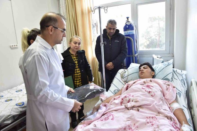 Dicle Üniversitesi Hastanesi Depremin Yaralarını Sarıyor