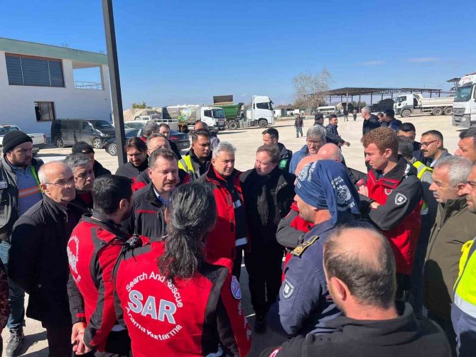 Başkan Orkan Deprem Bölgesinde Ziyaretlerini Sürdürdü