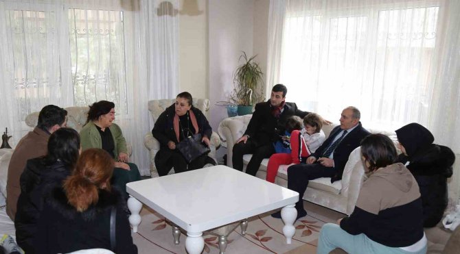 Büyükçekmece Belediyesi Depremzedeleri Yalnız Bırakmıyor