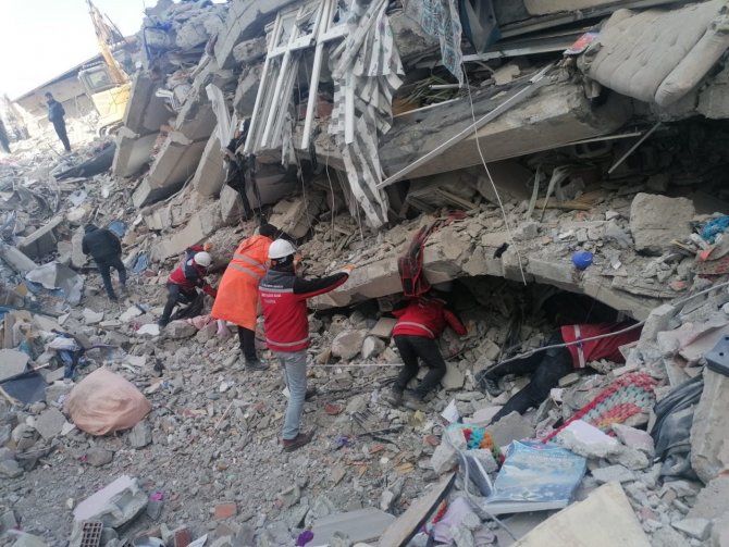 Yalova İ̇l Milli Eğitim Müdürlüğü Depremzedelerin Yanında Oldu