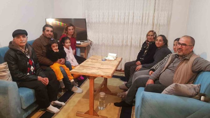 Boş Olan Dairesini 5 Yıllığına Depremzedelere Açtı