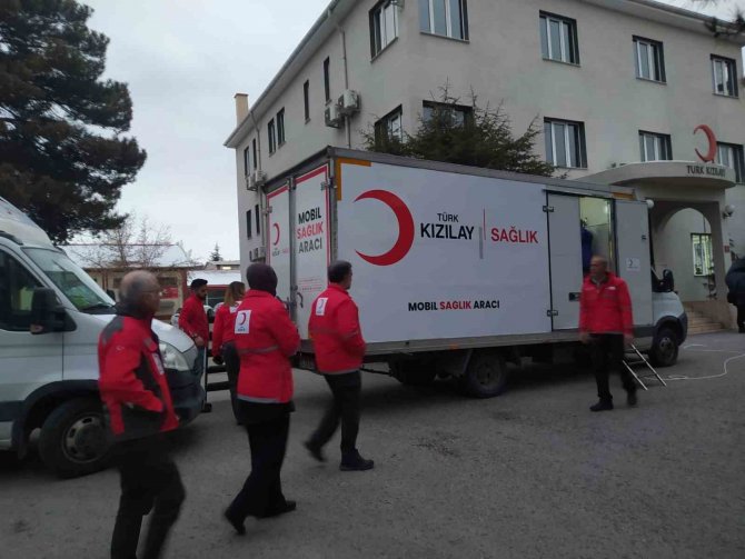 Kızılay Deprem Bölgesine Mobil Sağlık Araçları Gönderiyor