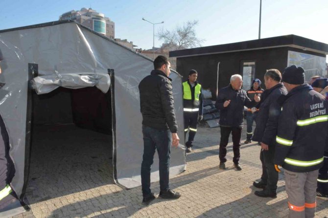 Lapseki Belediyesi Deprem Bölgesine Deprem Çadırı, Mobil Tuvalet Ve Banyo Gönderdi