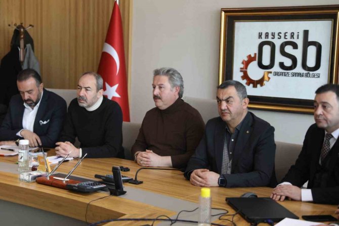 Kayseri Deprem Koordinasyon Merkezi Yardımları Hızla Devam Ediyor