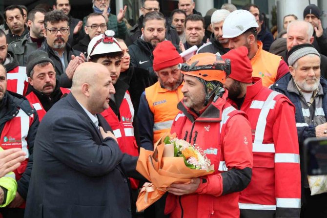 İ̇zbak Ekipleri Alkışlarla Karşılandı