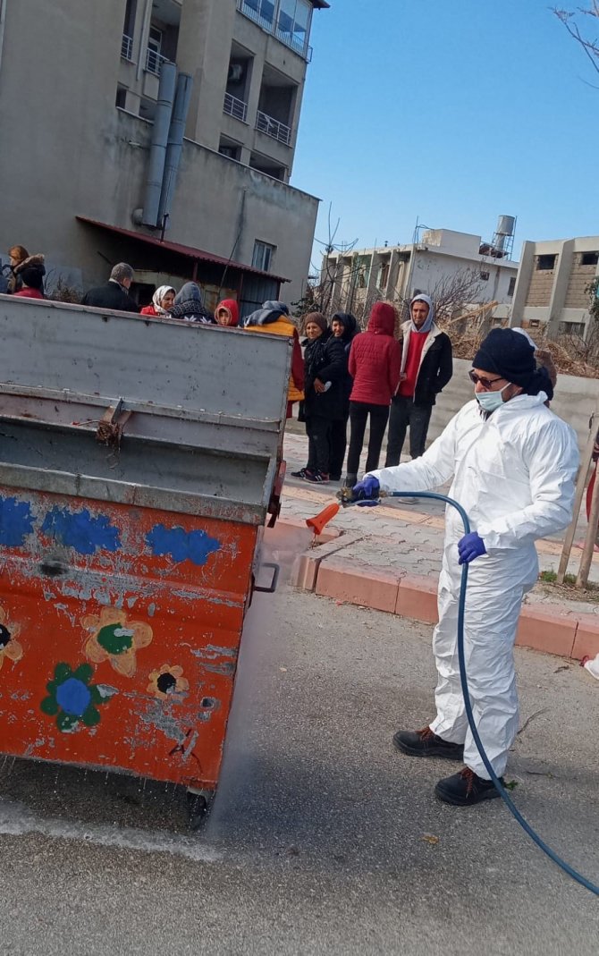 Deprem Bölgesi Haşere Oluşumuna Karşı İlaçlandı