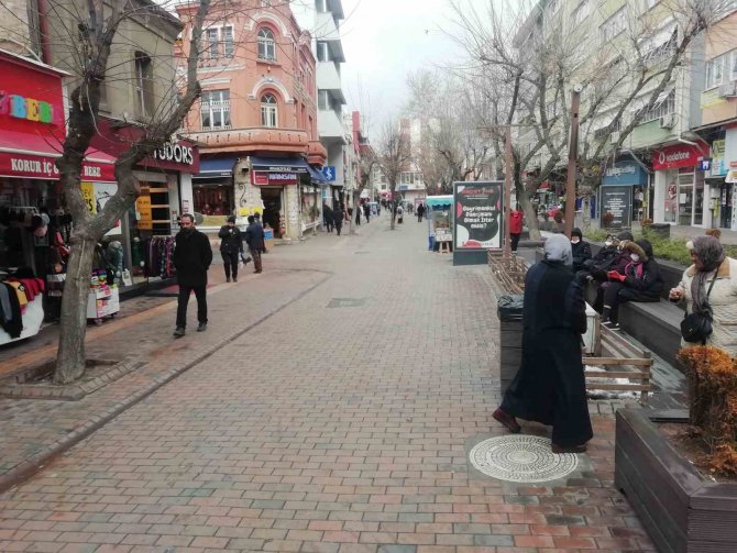 Havalar Soğuyunca Çarşı Boş Kaldı