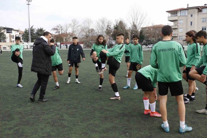 Genç Horozlar, Lige Verilen Arayı Çalışarak Geçiriyor