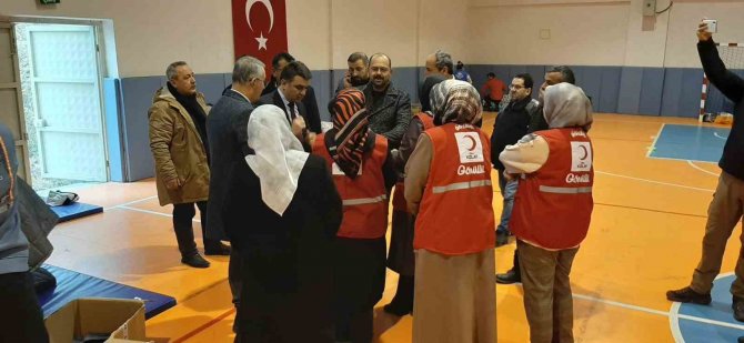 Tosya’dan Deprem Bölgesine Yardım Sürüyor