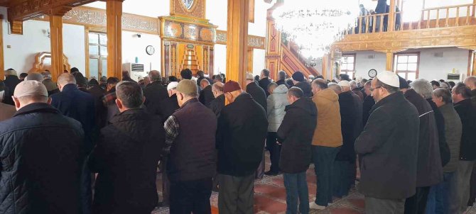 Zonguldak’ta Camilerde Gıyabi Cenaze Namazı Kılındı