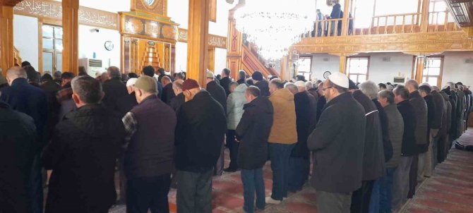 Zonguldak’ta Camilerde Gıyabi Cenaze Namazı Kılındı