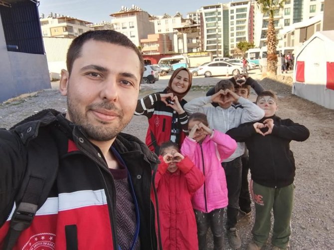 Aydınlı Ekipler, Depremin Yaralarını Beraber Sarıyor