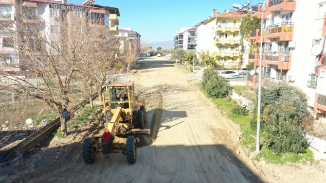 Aydın Büyükşehir Belediyesi Yol Çalışmalarını Sürdürüyor