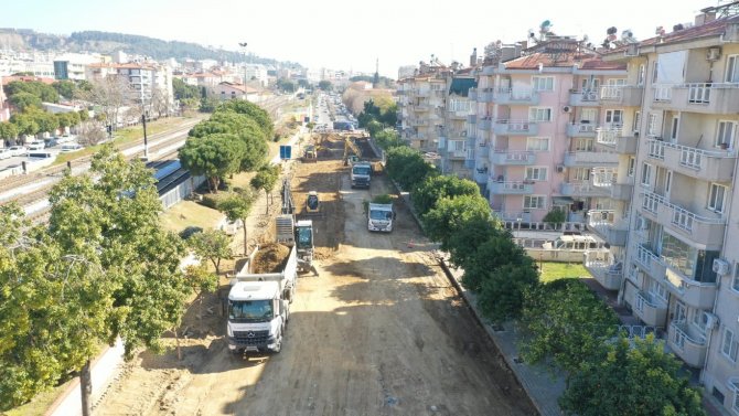 Aydın Büyükşehir Belediyesi Yol Çalışmalarını Sürdürüyor