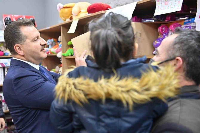 Balıkesir Deprem Bölgesine Yardım Oldu Yağdı