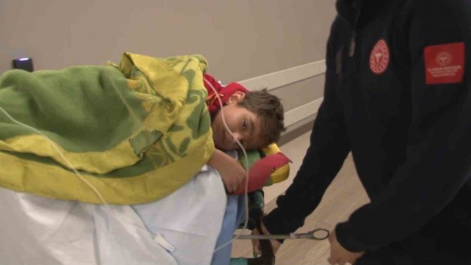 Yaralı Depremzedelerden 4’ü Çam Ve Sakura Şehir Hastanesi’ne Getirildi