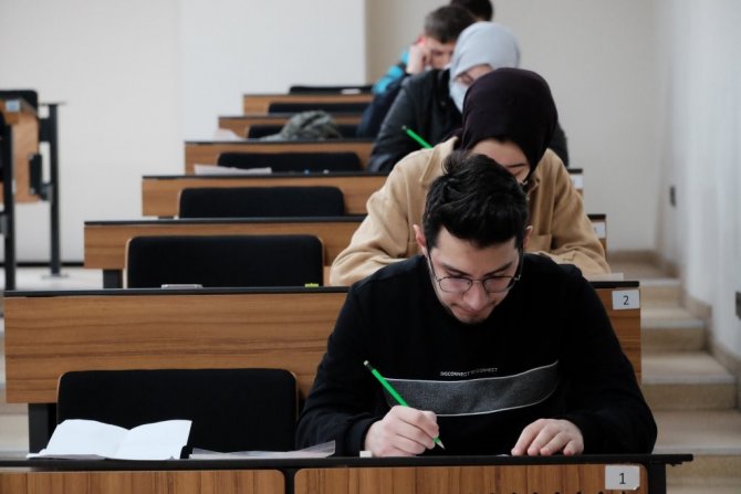 Bursa’da Depremzedelere Ücretsiz Üniversite Hazırlık Kursu