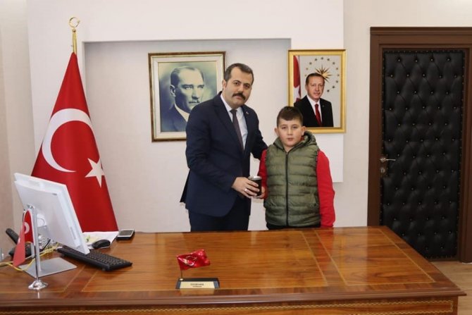 Kumbarasında Biriktirdiği Paraları Depremzedelere Bağışladı