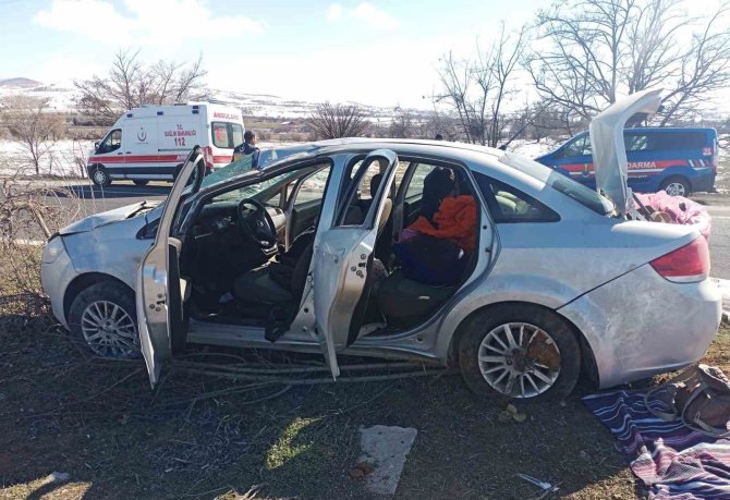 Elazığ’da Trafik Kazası: 2 Yaralı