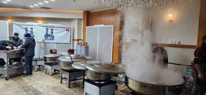 Erzurum Büyükşehir Felaket Bölgesinde Depremin Yaralarını Sarıyor