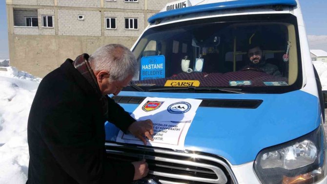 Yüksekova’daki Minibüsçüler Bir Günlük Kazançlarını Depremzedelere Bağışladı