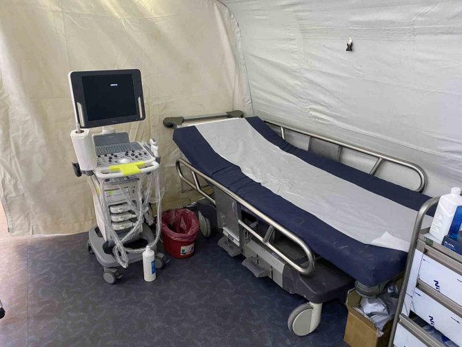 Hatay’da Kurulan Sahra Hastanesi Depremzedelere Hizmet Veriyor