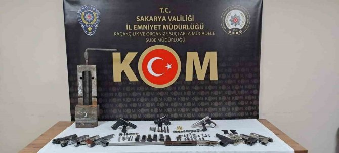 Polisten Silah Kaçakçılarına Operasyon: 9 Gözaltı
