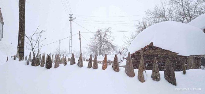 Sinop’un Yüksek Köylerinde Kar 2 Metreye Yaklaştı