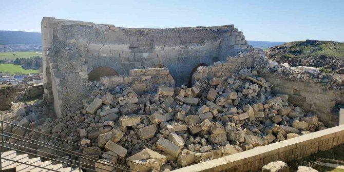 Tarihi İ̇ç Kale Cami Depremde Ağır Hasar Gördü