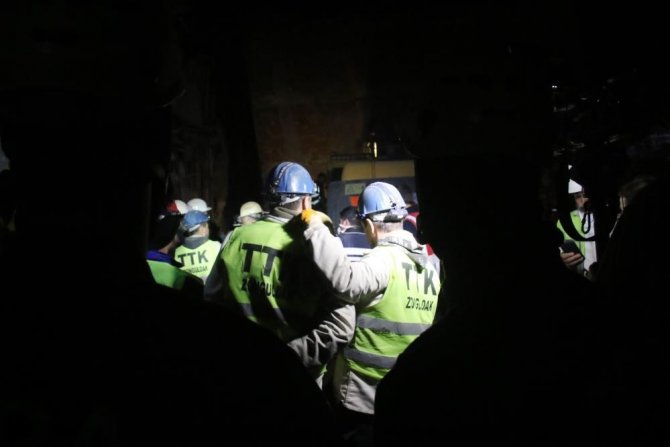 Madenciler, Depremdeki Başarılı Çalışmaları İle Dikkat Çekti