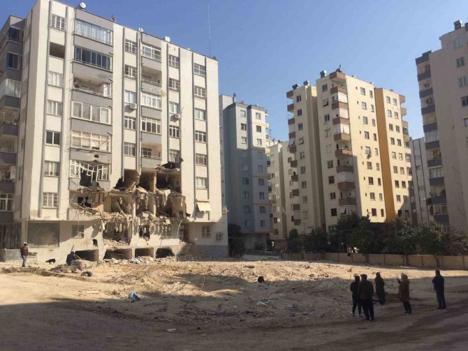 Adana’da Yıkılan Ve 418 Kişiye Mezar Olan Bina Enkazları Dron İle Görüntülendi