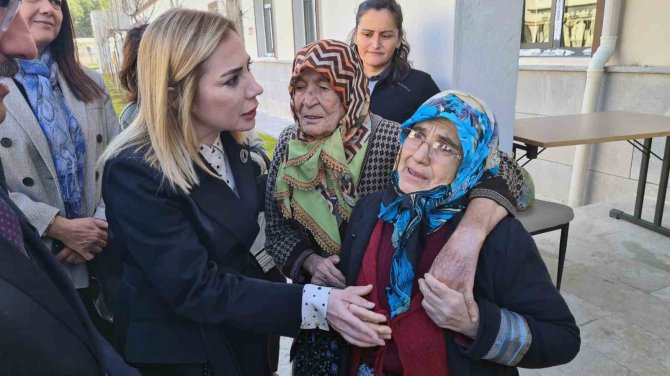 Ak Parti Muğla Milletvekili Gökcan Fethiye’de Depremzede Aileleri Ziyaret Etti