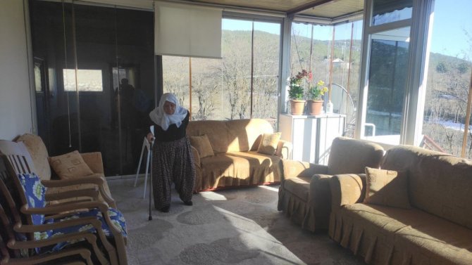 94 Yaşındaki Nineden Depremzedelere Duygulandıran Bağış