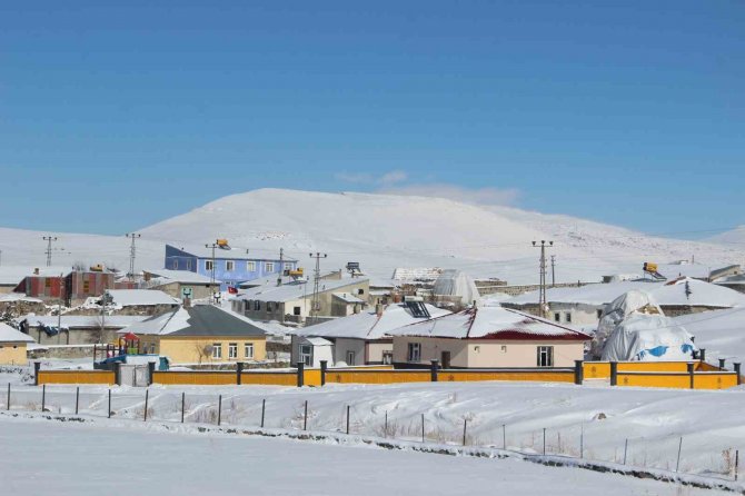 Beyaza Bürünen Mahalle Dron İle Görüntülendi