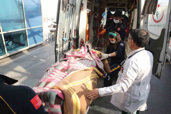 278 Saat Sonra Enkazdan Sağ Çıkarılan Hakan Yasinoğlu, Mersin’e Getirildi