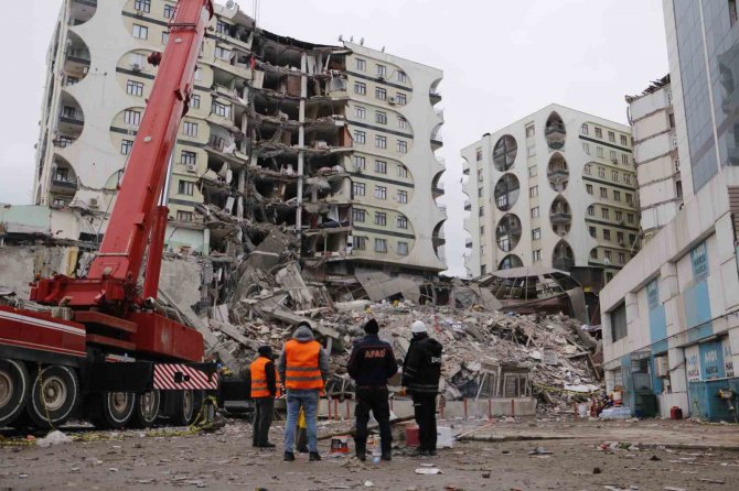 Diyarbakır’da Depremde Ölü Sayısı 407’ye Çıktı