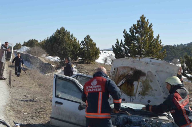 Kütahya Tavşanlı’da Otomobil Takla Attı: 2 Yaralı